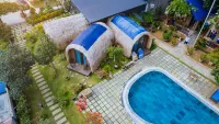 Green Homestay - Pools