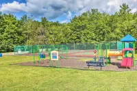 Deck & Community Perks: Bright Pocono Lake Home! - parking