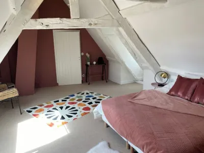 La Maîtrise, in the heart of Bayeux Les Maisons des Pommiers Hotels near Bayeux Cathedral