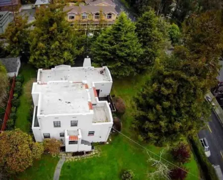 Lida's House, Walk to Everything