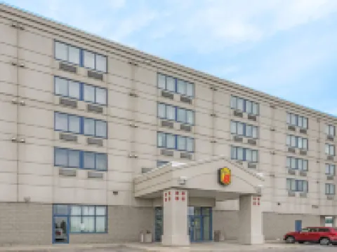 Super 8 by Wyndham Mississauga Hotels near Mississauga Convention Centre