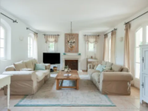 Beachside Bliss in Gassin