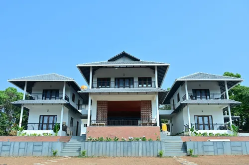 Hillock Vista Homestay by Aarika Resorts - Bjergudsigt