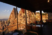 Caldera Cave Hotel & Restaurant - Barer