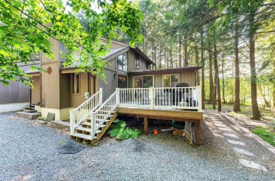 Lakeshore Oasis by Avantstay Private Beach, Views, Hot Tub, Volleyball -> 애반트스테이의 호수가 있는 오아시스, 개인 해변, 전망, 핫 터브, 배구