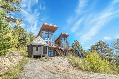 Off-grid Masterpiece Cabin W/ Breathtaking View
