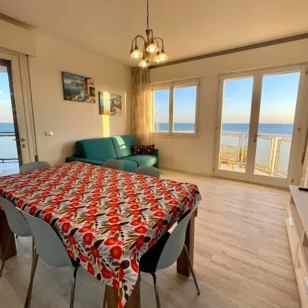 Wonderful Beachfront Apartment - Beahost