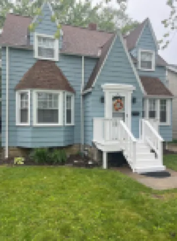 Avon Lake - Recent Remodeled & Spacious Charming 2BR Beach Home 埃文萊克酒店