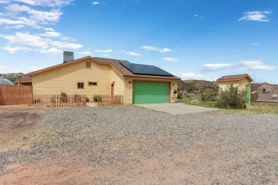 Retreat Near Sedona-Domes, Hot Tub, Sauna, 4BR/3BA Hotels near Horsin' Around Adventures (Sedona, AZ)