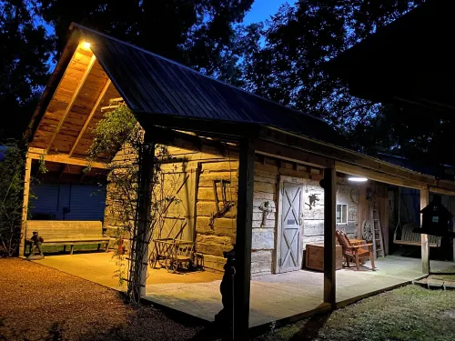 Pecan Grove Cottages Hotels in Martin