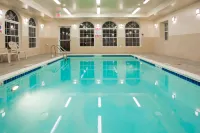 Holiday Inn Express 王子馮檢基 - 游泳池