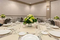 DoubleTree by Hilton Burlington Vermont - breakfast