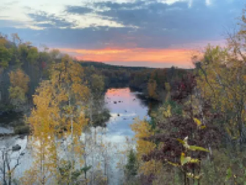 cabin centrally located near Crivitz WI 斯蒂芬森酒店