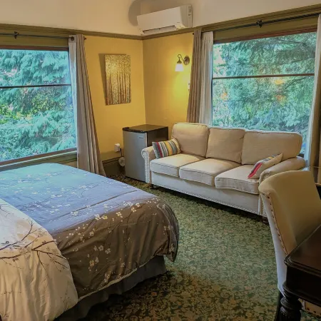 Evermore Guesthouse Отели рядом с достопримечательностью «Маунт Табор Парк»