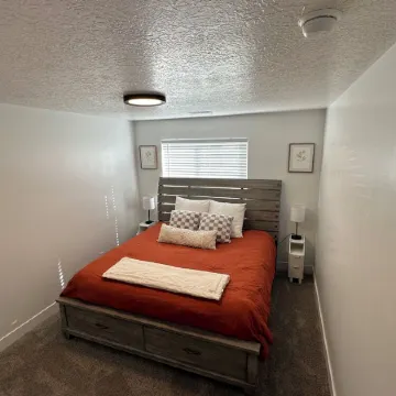 Modern 1 BR + Kitchen Comfort