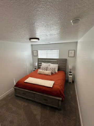 Modern 1 BR + Kitchen Comfort