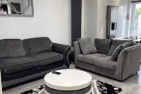 Uppamosluxurious London House With 4 Bedrooms Hôtels à : Rainham