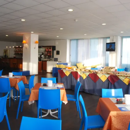 Hotel Embassy