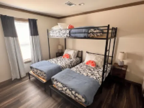 Sleeps 10! Lake Front 4-Bedroom Home with Fire Pit Lake Views!