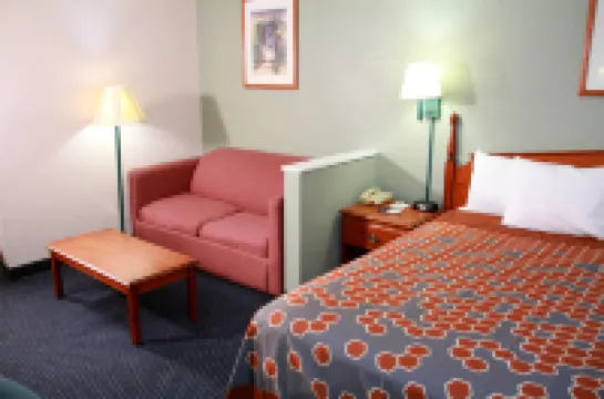 트래블로지 바이 윈덤 가이먼