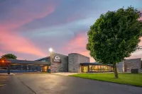 Fairway Inn & Suites - 3 estrellas