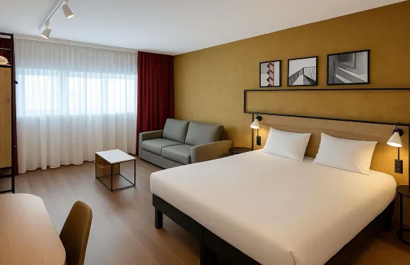 巴黎朗吉斯奧利機場宜必思