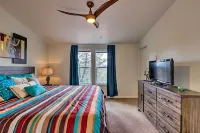 Mountain-View Rooftop Deck: Sedona Hideaway - spa