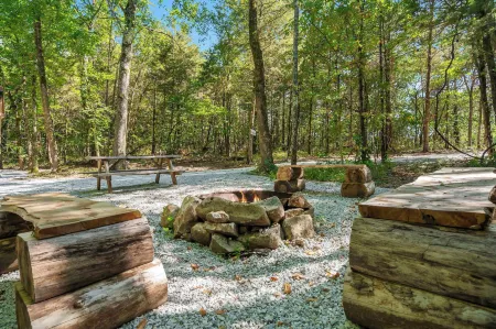 Hidden Hollow - Desirable Ozark Glamping!