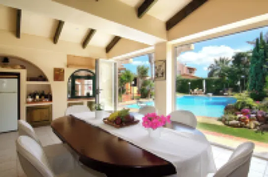 Oasis Pool House by Ghh