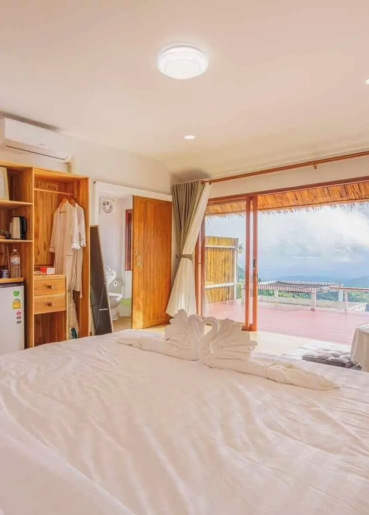 ห้องเตียงใหญ่ 1 เตียง วิวภูเขา