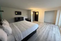 Howard Johnson By Wyndham Brampton Hotels in Brampton