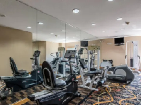 Quality Inn & Suites University Area Hotels in Muncie