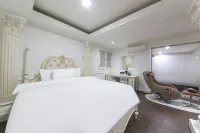 W Hotel Gumi Okgye