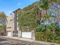 3-Bedroom Home in the Heart of Darlinghurst