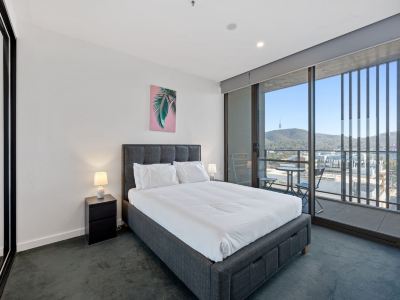 Sleek 1-Bed Canberra Flat with Gym & Sauna Access
