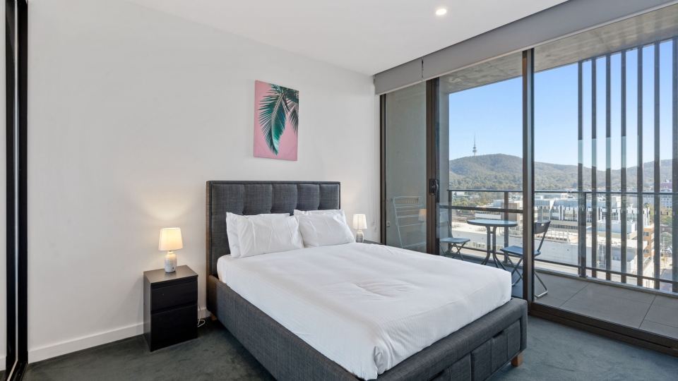 Sleek 1-Bed Canberra Flat with Gym & Sauna Access