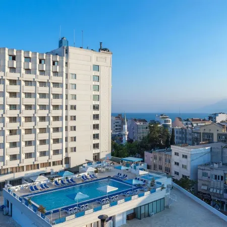 Best Western Plus Khan Hotel