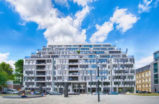 Leonardo Hotel Berlin Mitte Отели рядом с достопримечательностью «Рейхстаг»