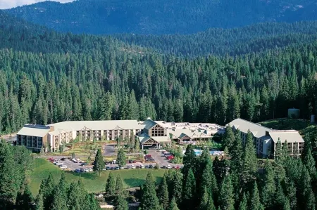 Tenaya Lodge