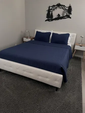 Bright Condo With Views & Easy Access to CDA River.  Minutes From Gondola!