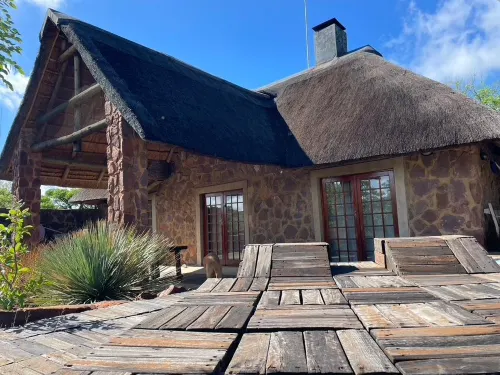 阿布魯姆布西小屋水療休閑旅館 卡利南酒店