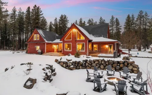 Secluded Acreage with Hot Tub and Game Room