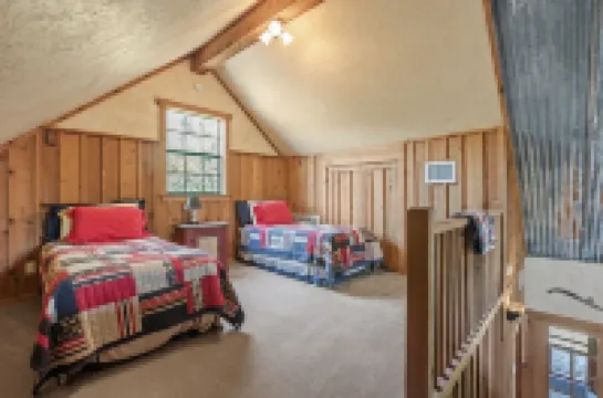 Sistercreek Ranch - First Cabin 2 Bedroom Cabin