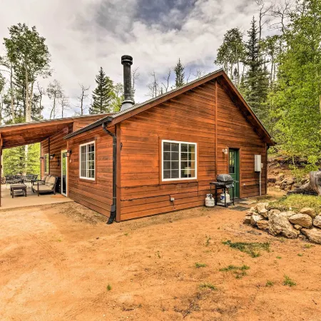 Bobcat Trail Cabin on 3 Acres in Como!