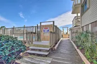 Walk to Shore! Ocean-View Condo in Carolina Beach - Beach