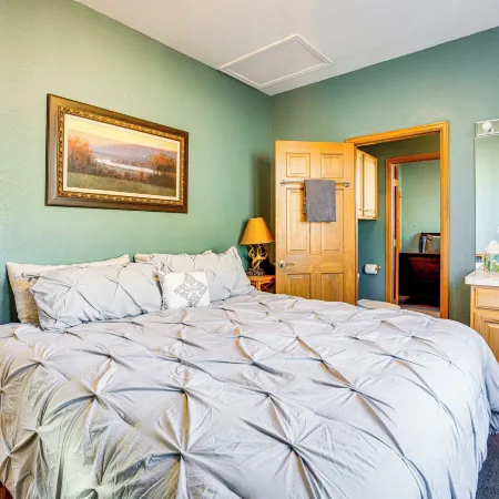 1 Mi to Keystone Lifts: Hot Tub Haven w/ Mtn Views