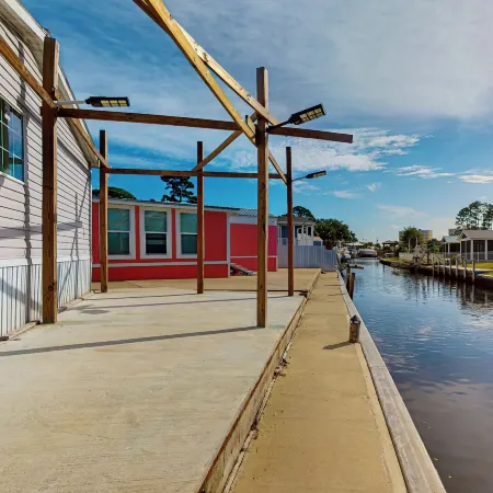 3BR Canal-front Home w/ Wifi & Boat Dock
