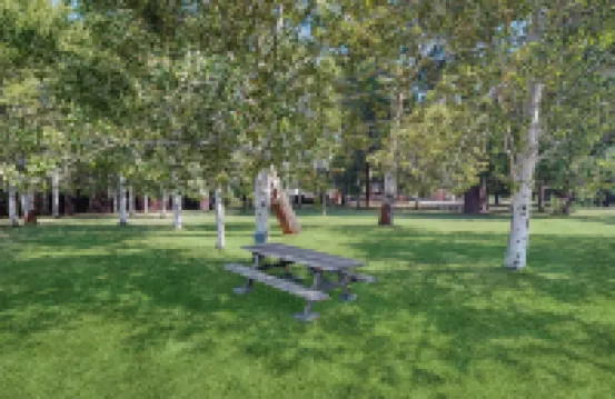 3BR House w/ Lake Views, Full Kitchen, A/C & Wifi