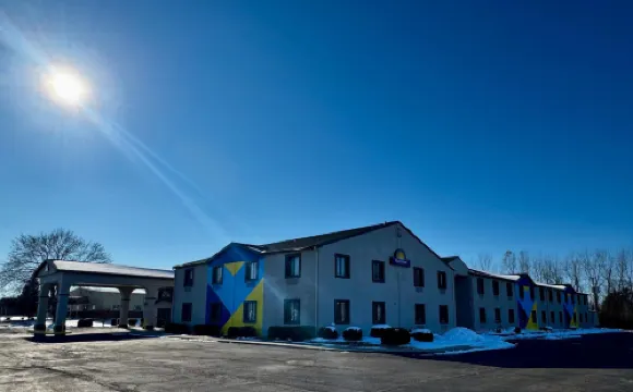 Days Inn by Wyndham Lincoln, IL/Route 66