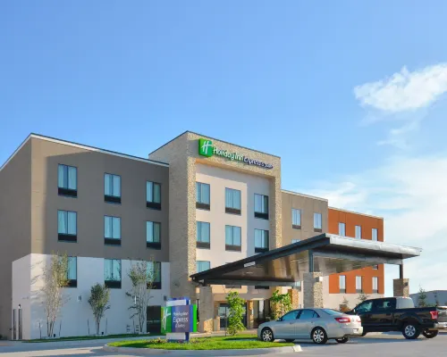 Holiday Inn Express & Suites OKLAHOMA CITY MID - ARPT AREA by IHG Hotels in der Nähe von Crossroads Mall Einkaufszentrum
